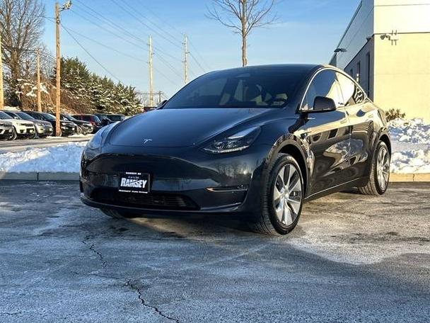 TESLA MODEL Y 2024 7SAYGDEE6RA280743 image